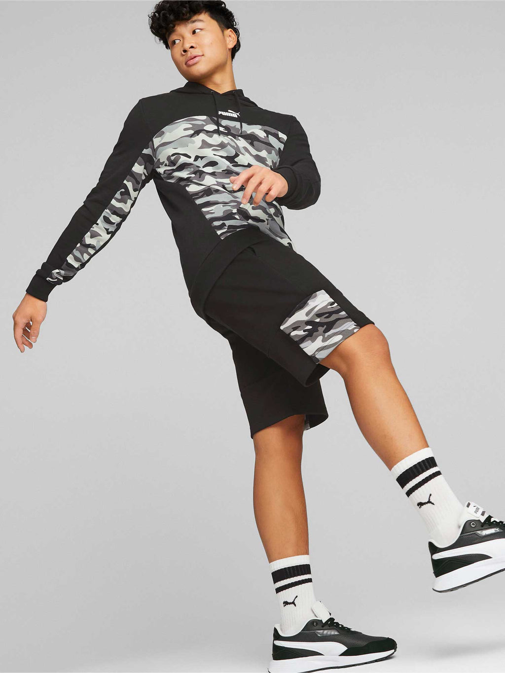 PUMA Къси панталони ESS BLOCK CAMO 10' TR