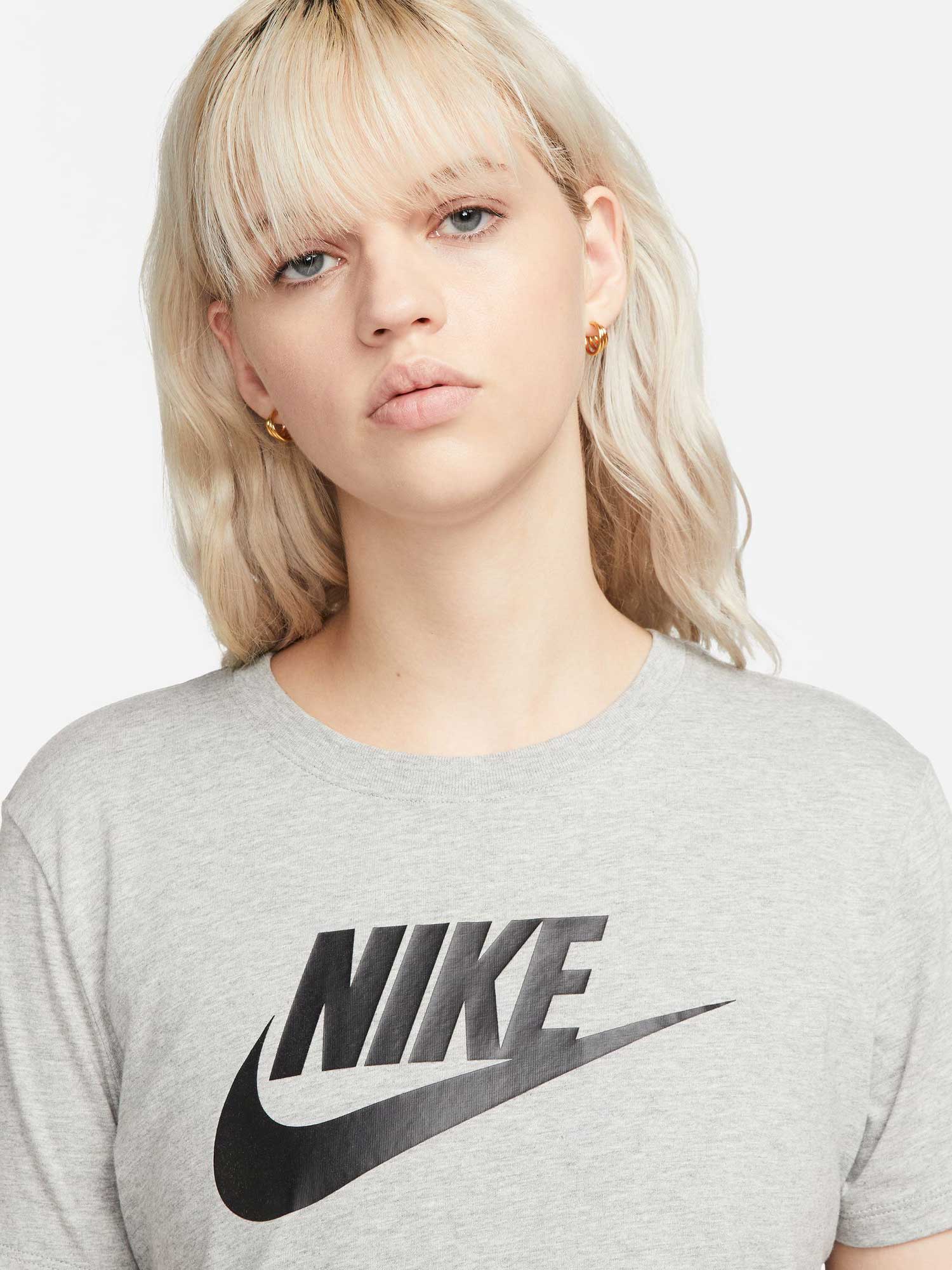 NIKE Тениска W NSW CLUB SS TEE ICN FTRA