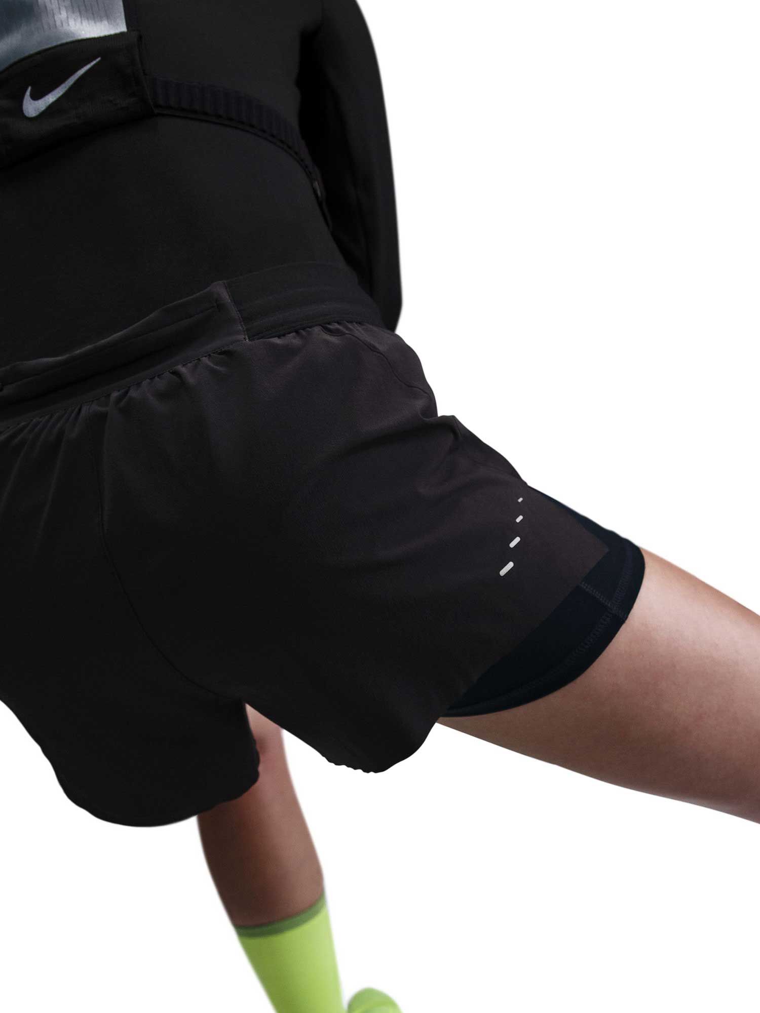 NIKE Къси панталони W NK SWIFT DF MR 2N1 SHRT