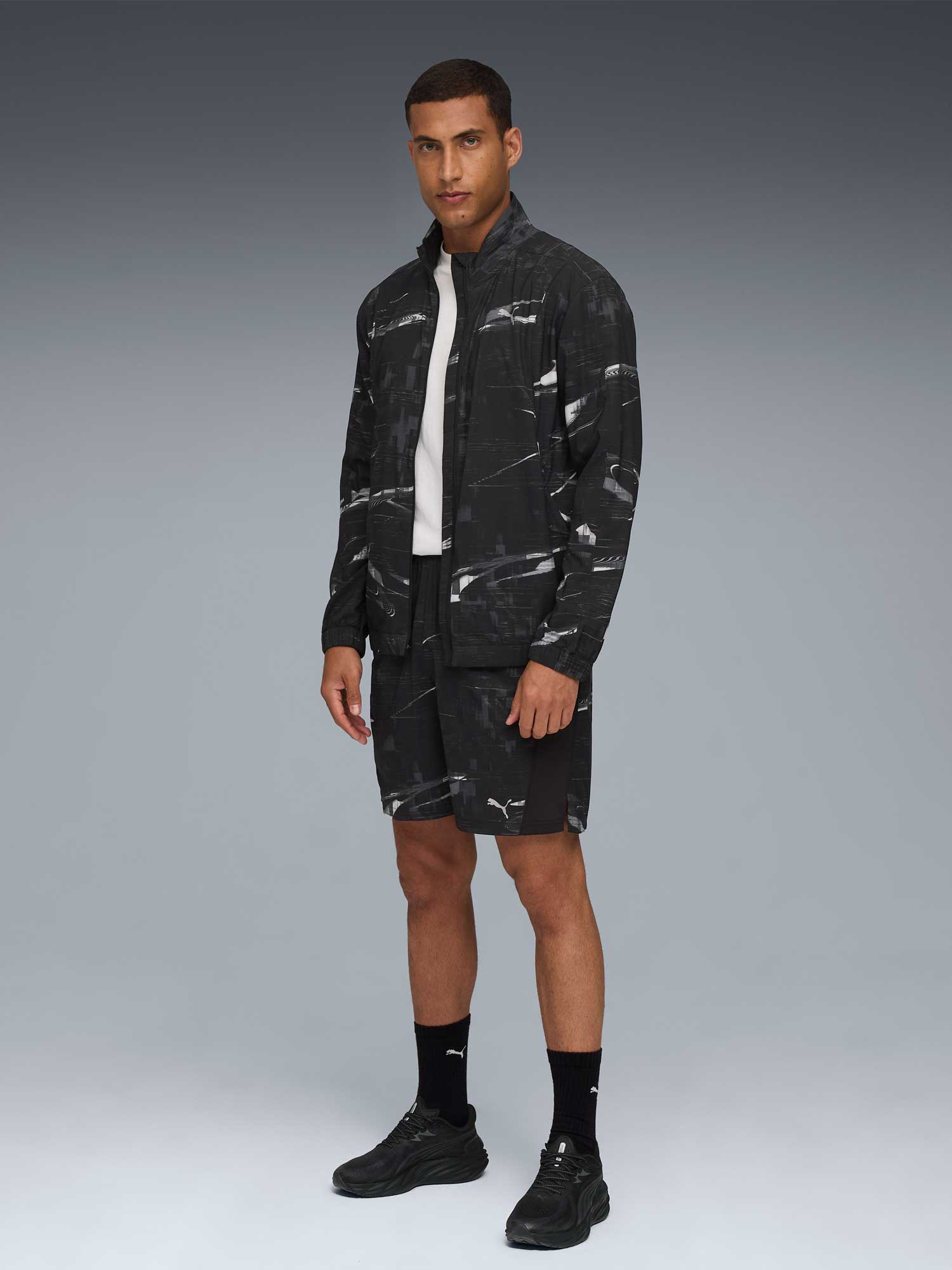 PUMA Ветровка M RUN VELOCITY AOP JACKET