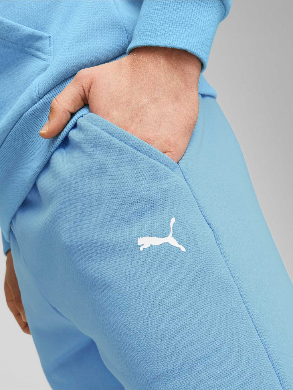 PUMA Къси панталони BMW MMS ESS FLEECE 8.6
