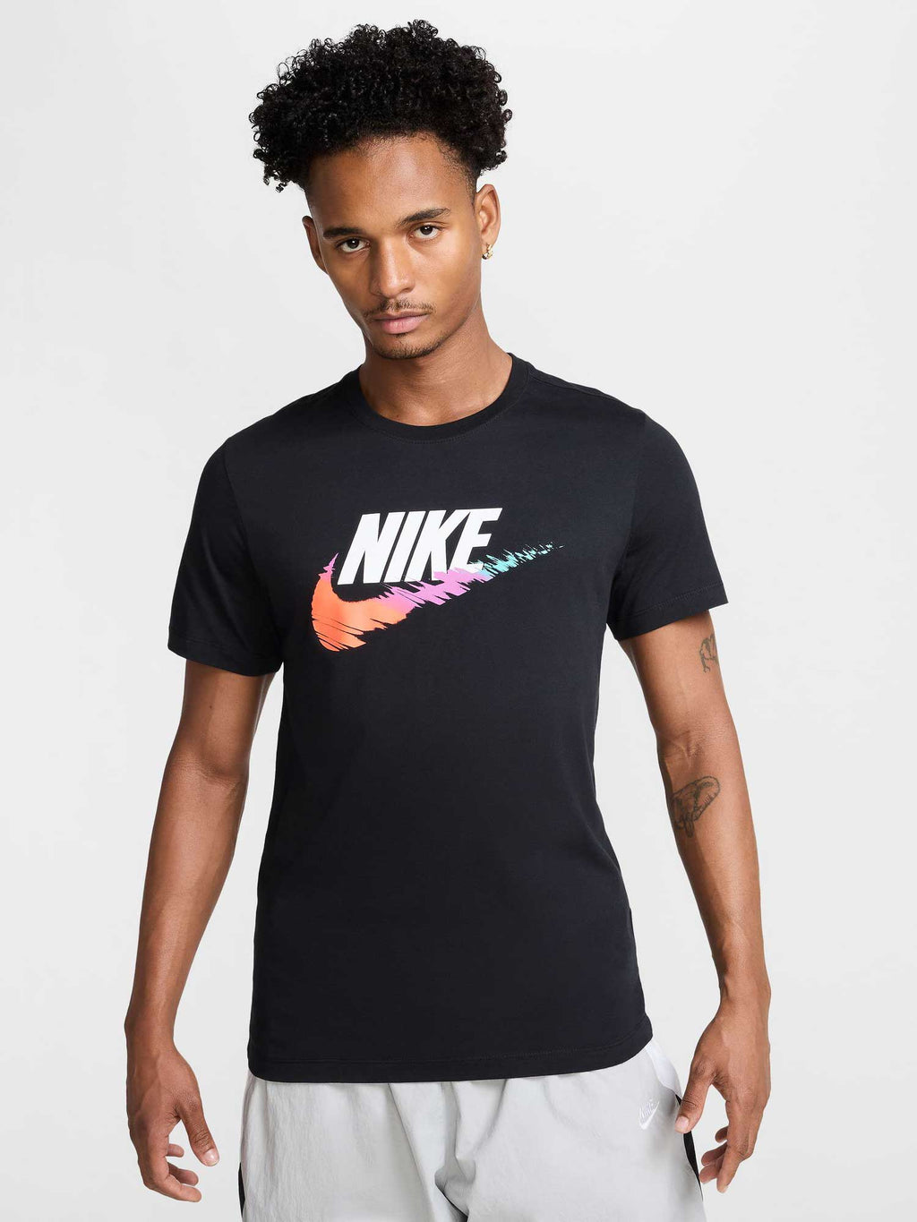 NIKE Тениска M NSW TEE 6MO FTRA SP25