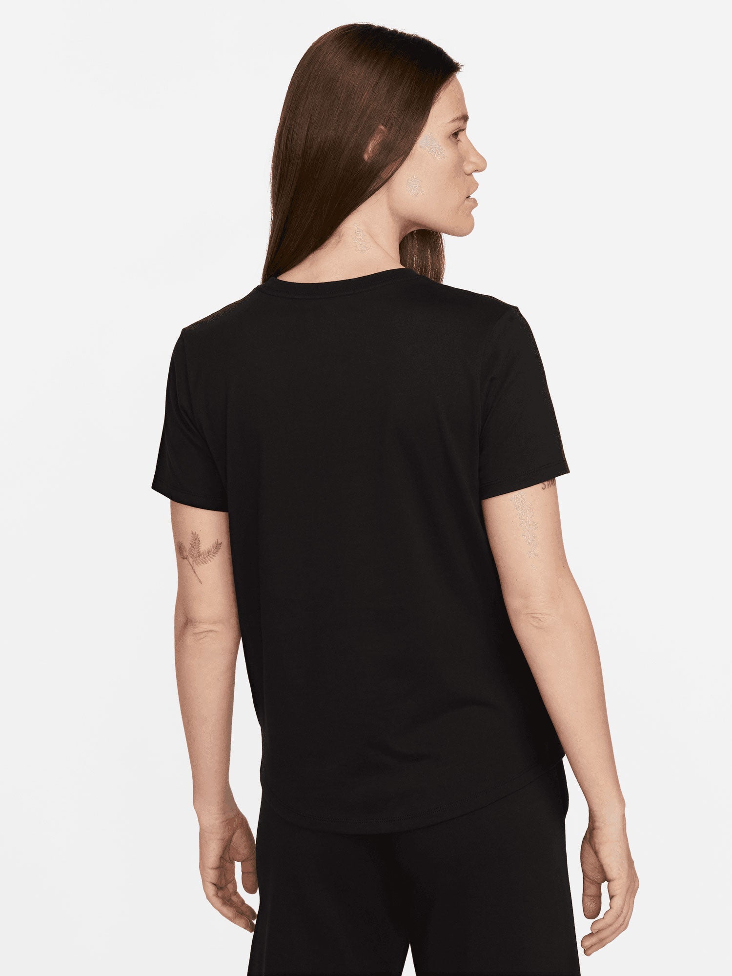 NIKE Тениска W NSW CLUB SS TEE ICN FTRA