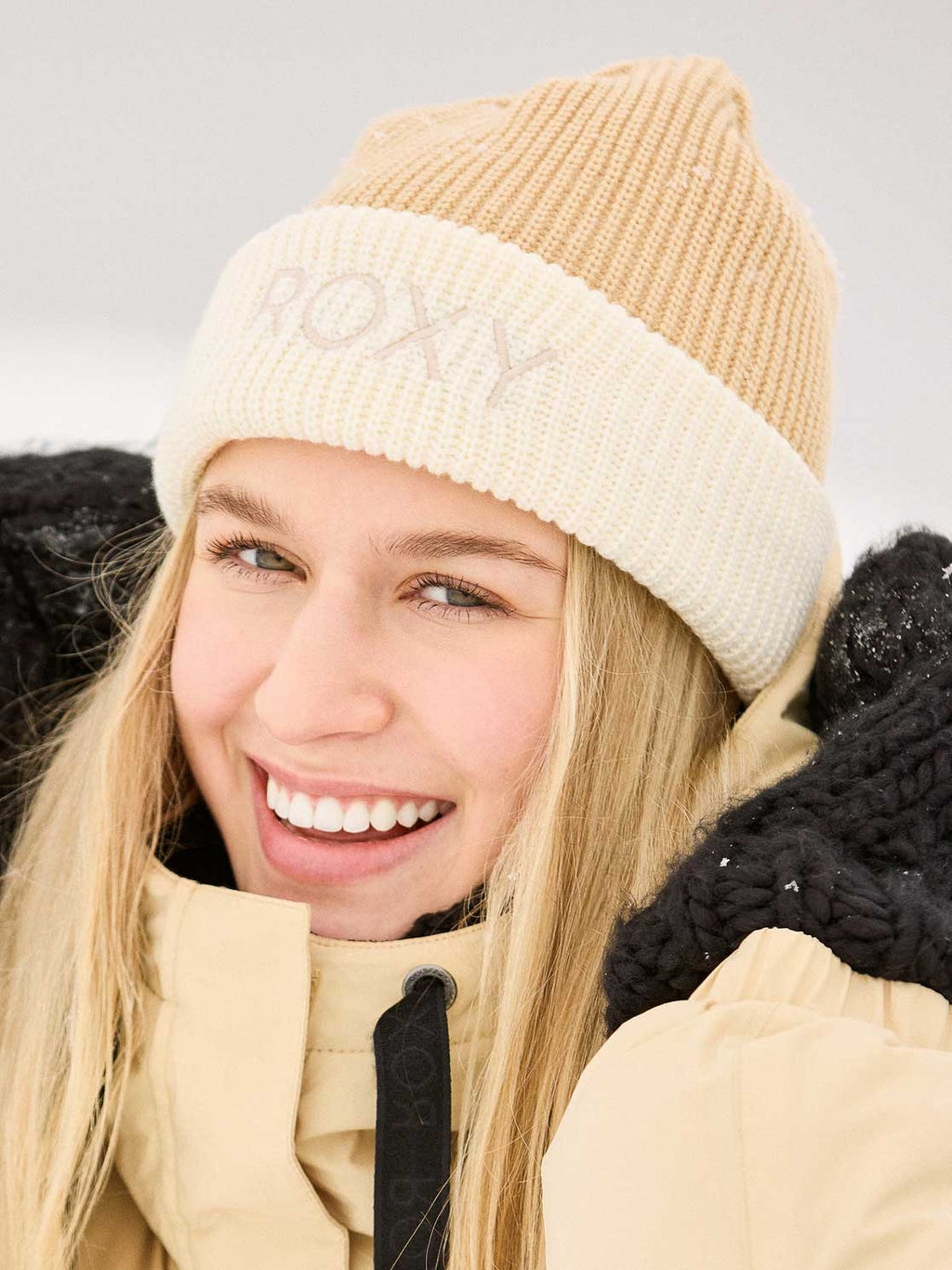 ROXY Шапка FREJA
