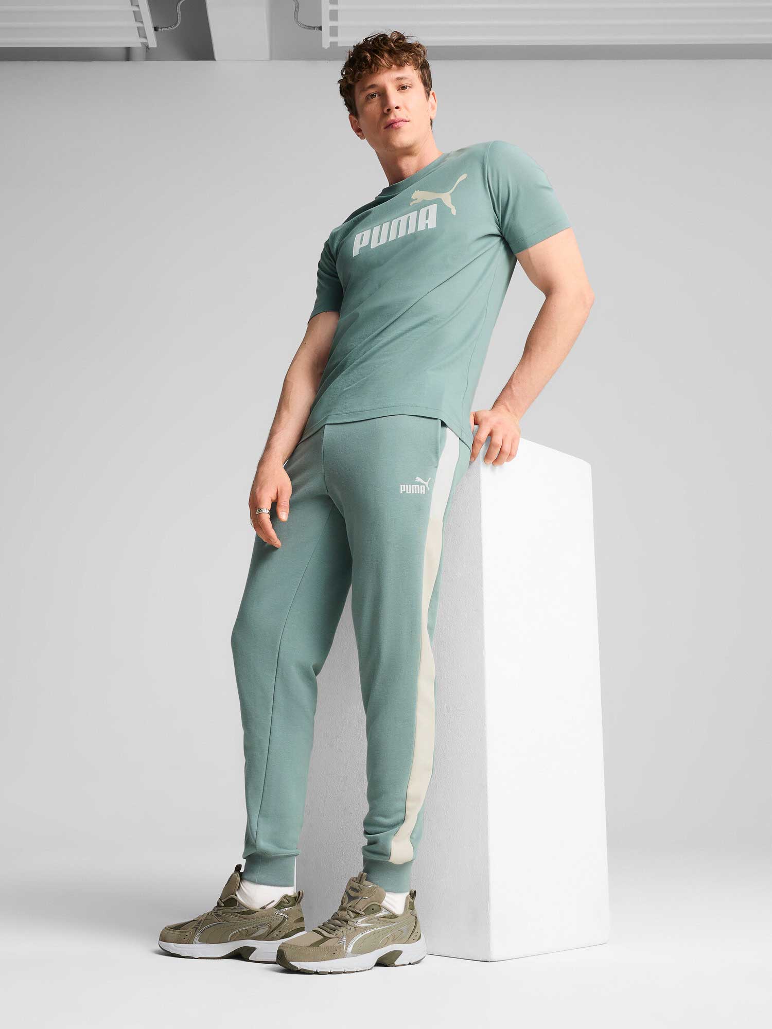 PUMA Спортно долнище ESS BLOCK Sweatpants TR cl