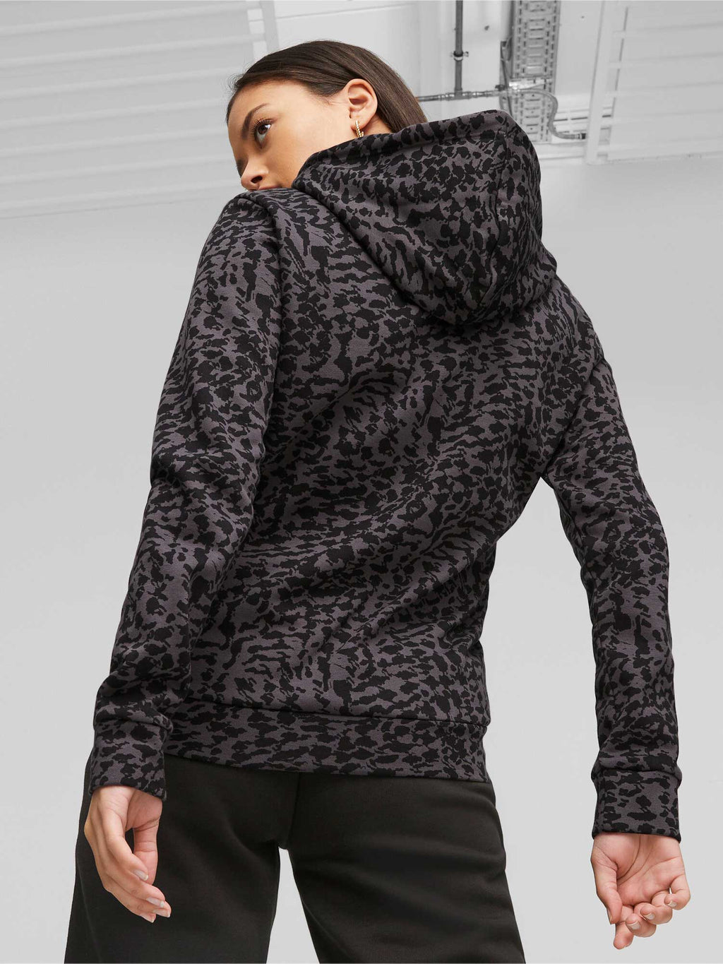 PUMA Суитшърт ESS+ ANIMAL AOP Hoodie