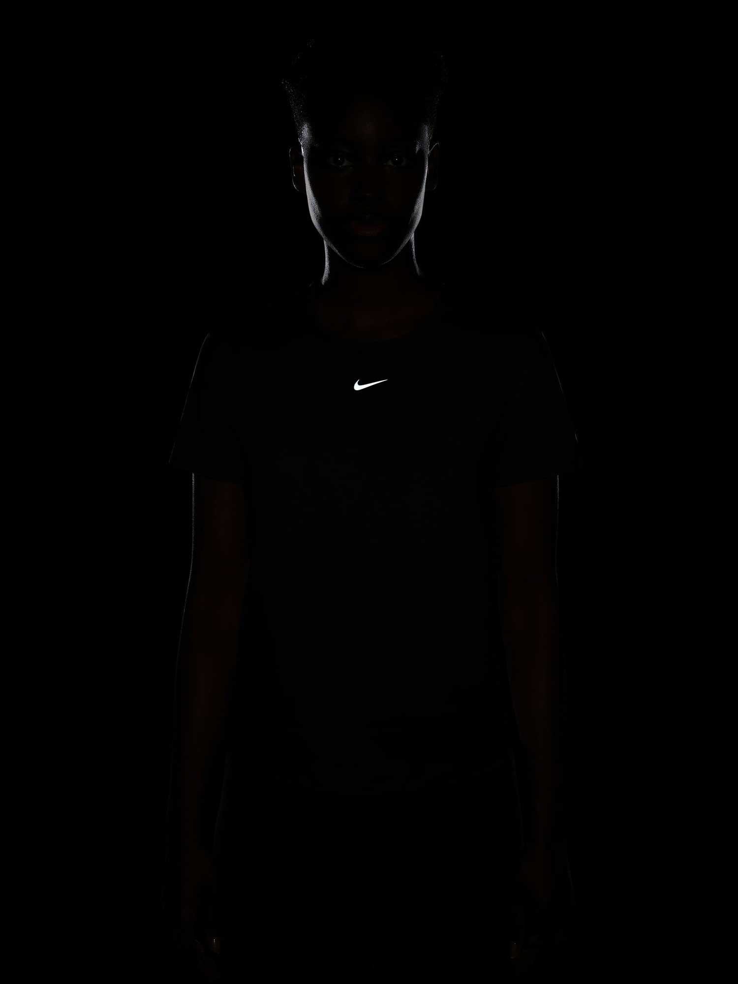 NIKE Тениска W NK ONE CLASSIC DF SS TOP