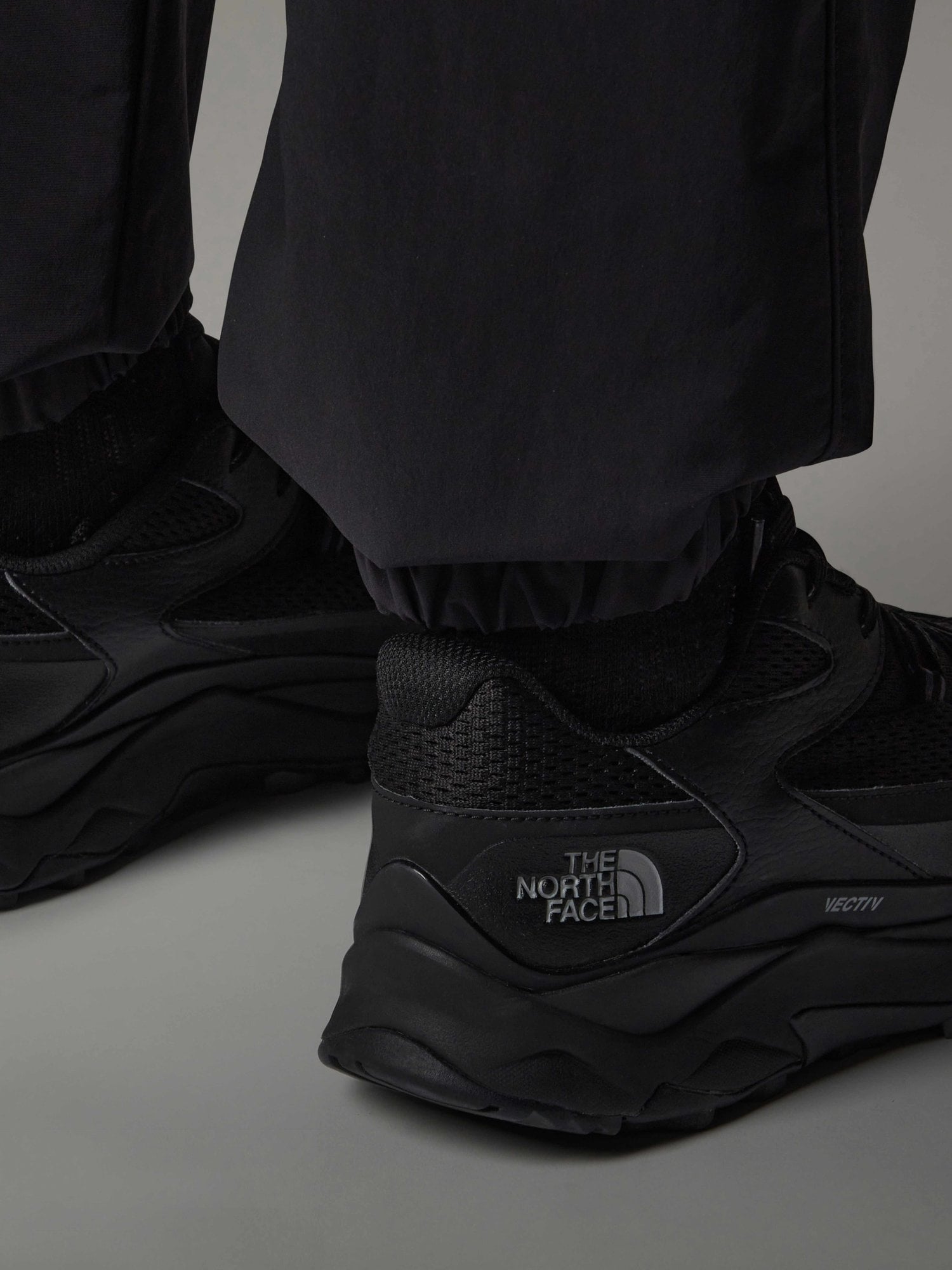 THE NORTH FACE Обувки M VECTIV TARAVAL HIGH RISE SMOKED P