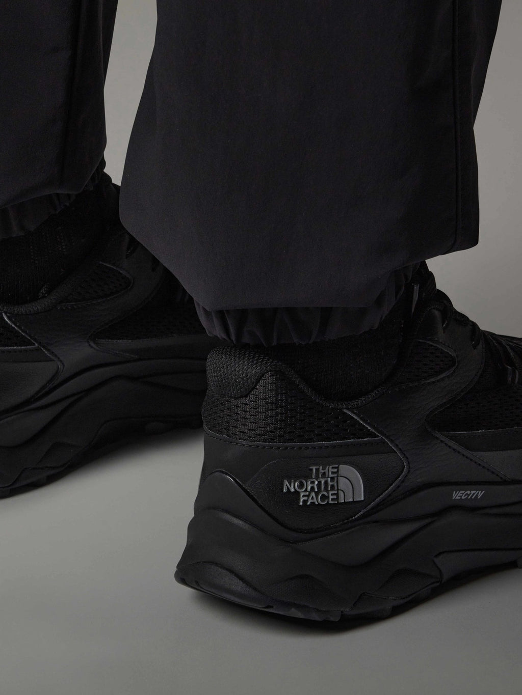 THE NORTH FACE Обувки M VECTIV TARAVAL HIGH RISE SMOKED P