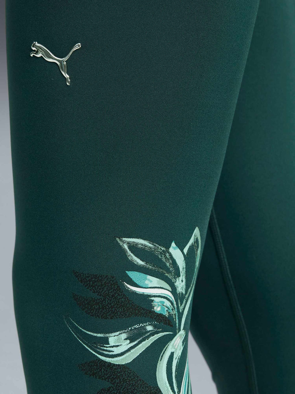 PUMA Клин W GREEN TERRAINS GRAPHIC TIGHT - HW 7/8
