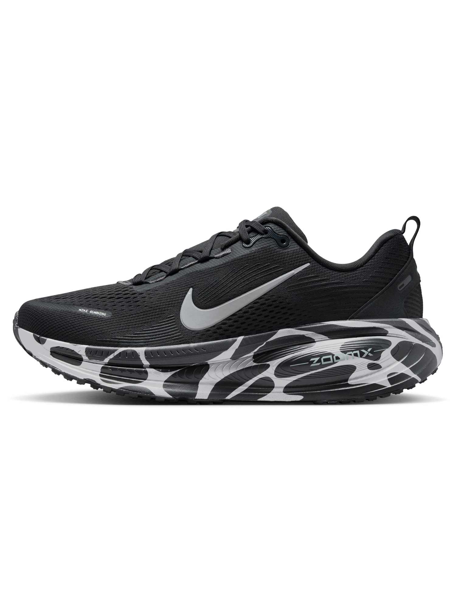 NIKE Обувки VOMERO 18