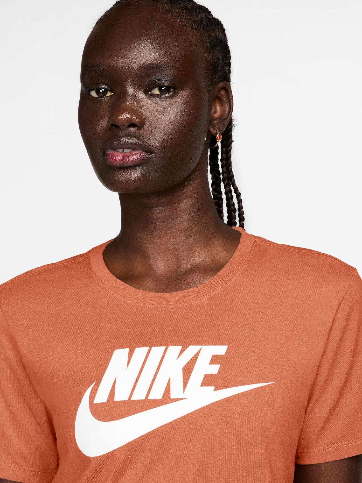 NIKE Тениска W NSW CLUB SS TEE ICN FTRA