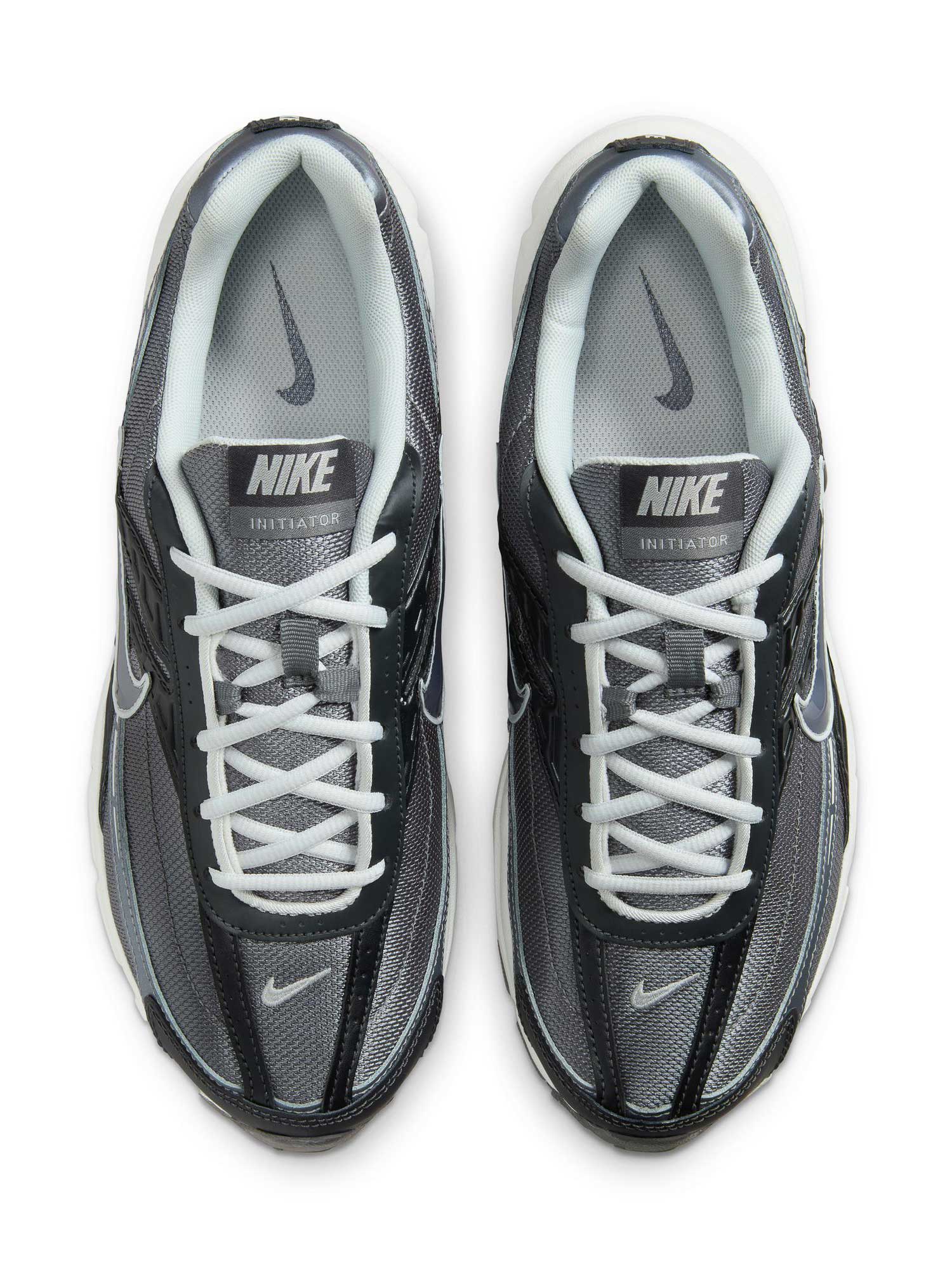 NIKE Обувки INITIATOR