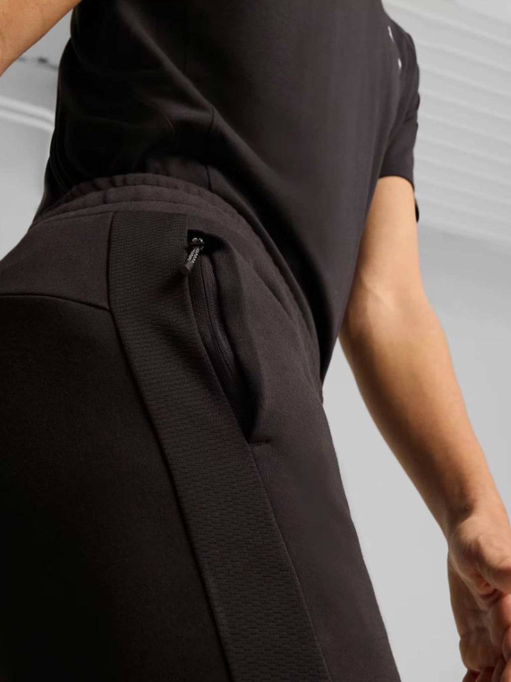 PUMA Спортно долнище EVOSTRIPE Pants DK