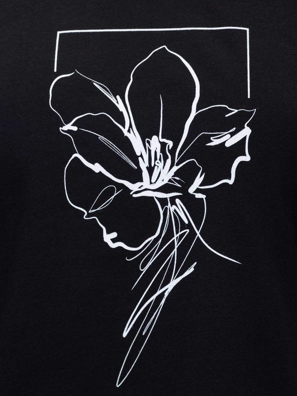 BRILLE Тениска FLOWERS GRAPHIC