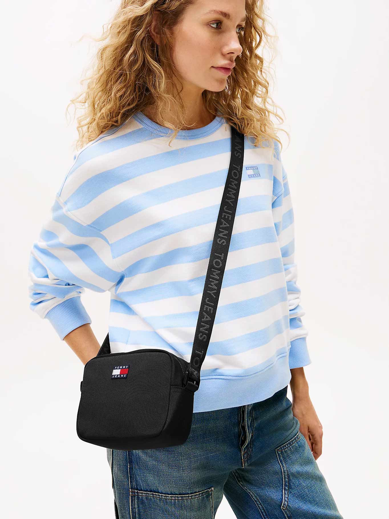TOMMY JEANS Чанта TJW ESS DAILY CROSSOVER