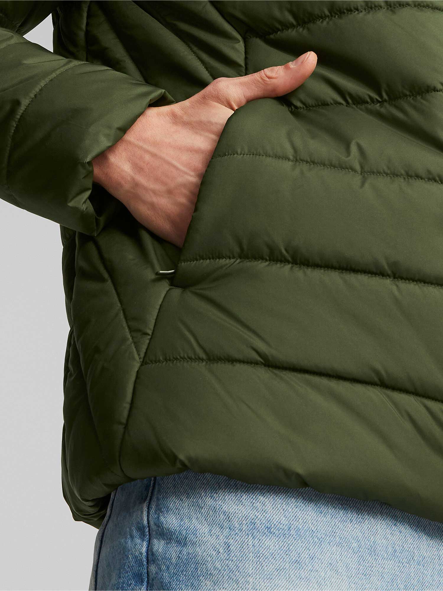 PUMA Яке ESS Hooded Padded