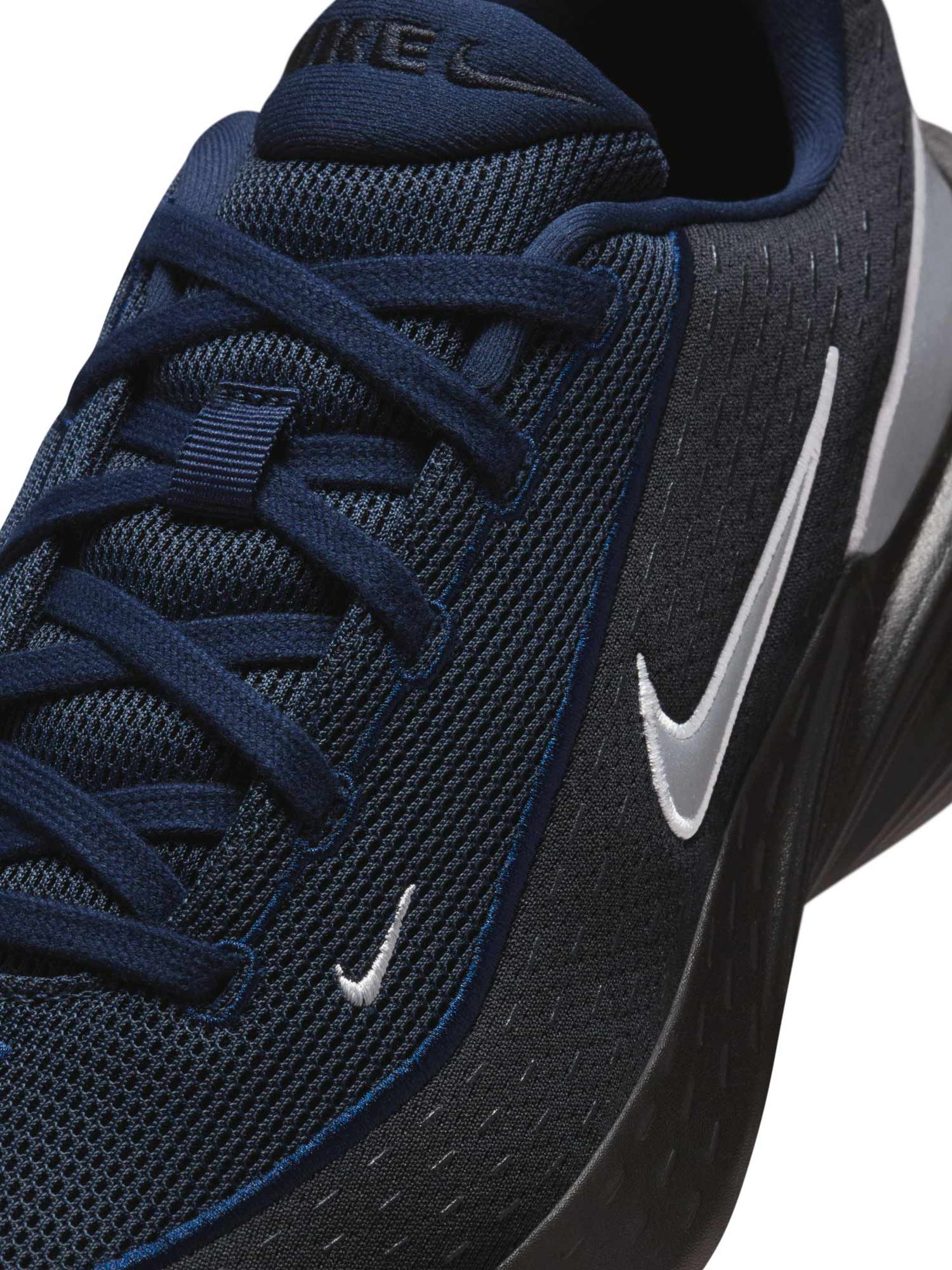 NIKE Обувки UPLIFT SC SE