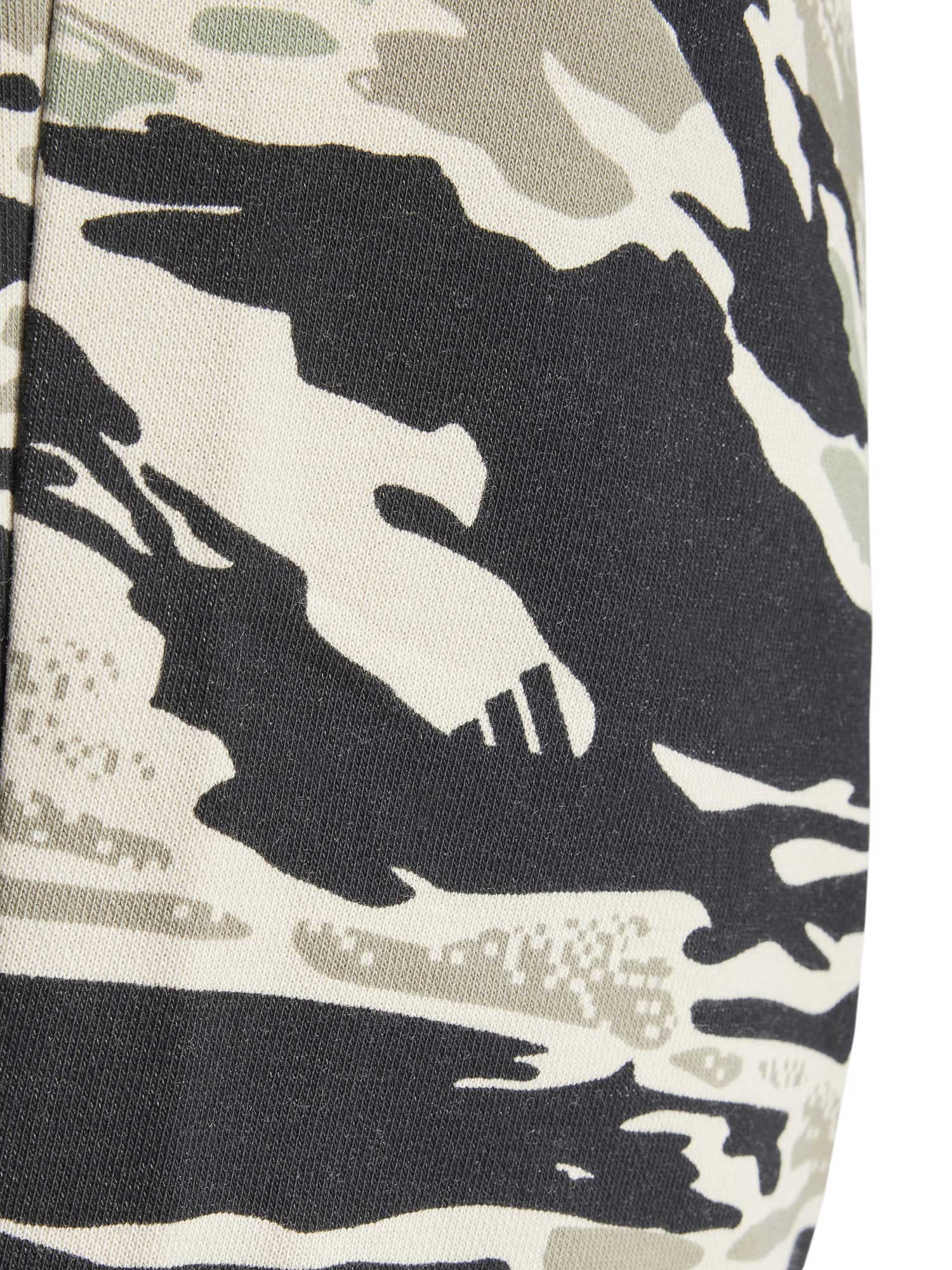 ADIDAS SPORTSWEAR Къси панталони Seasonal Essentials Camo Shorts
