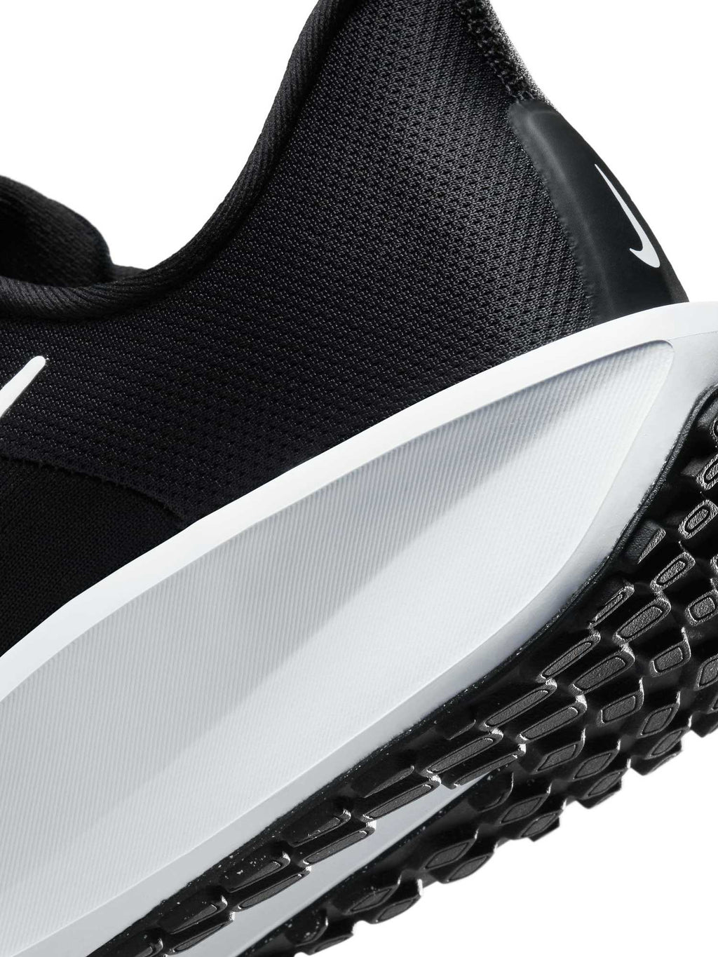 NIKE Обувки WMNS QUEST 6