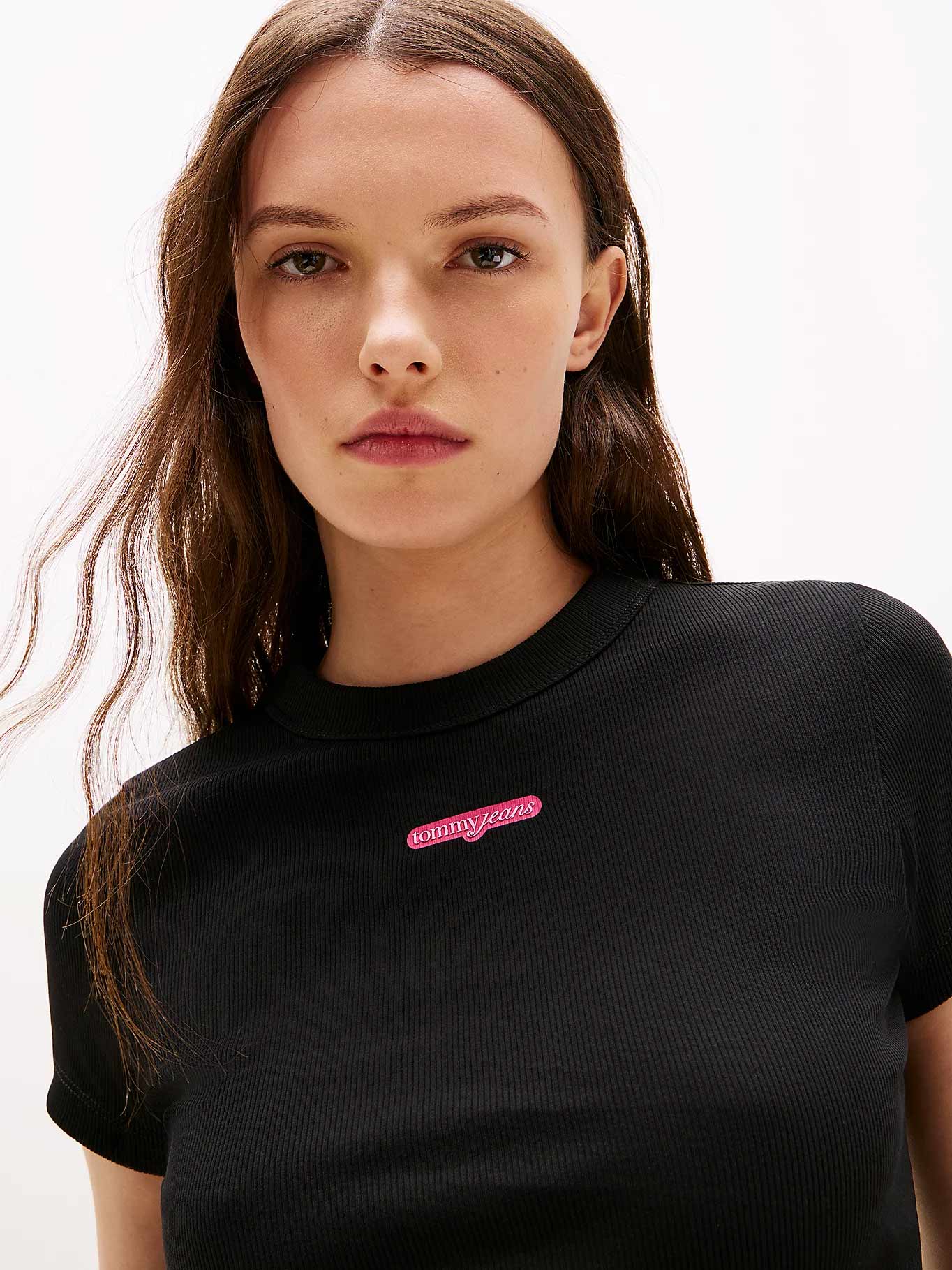 TOMMY JEANS Тениска TJW SLIM SCRIPT LABEL SS TEE E