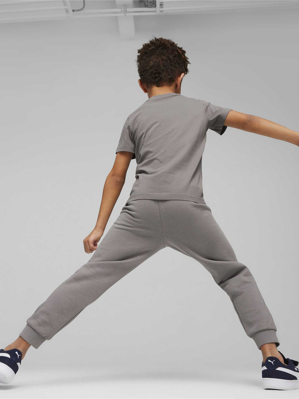 PUMA Спортно долнище ESS+ SUMMER CAMP Sweatpants TR