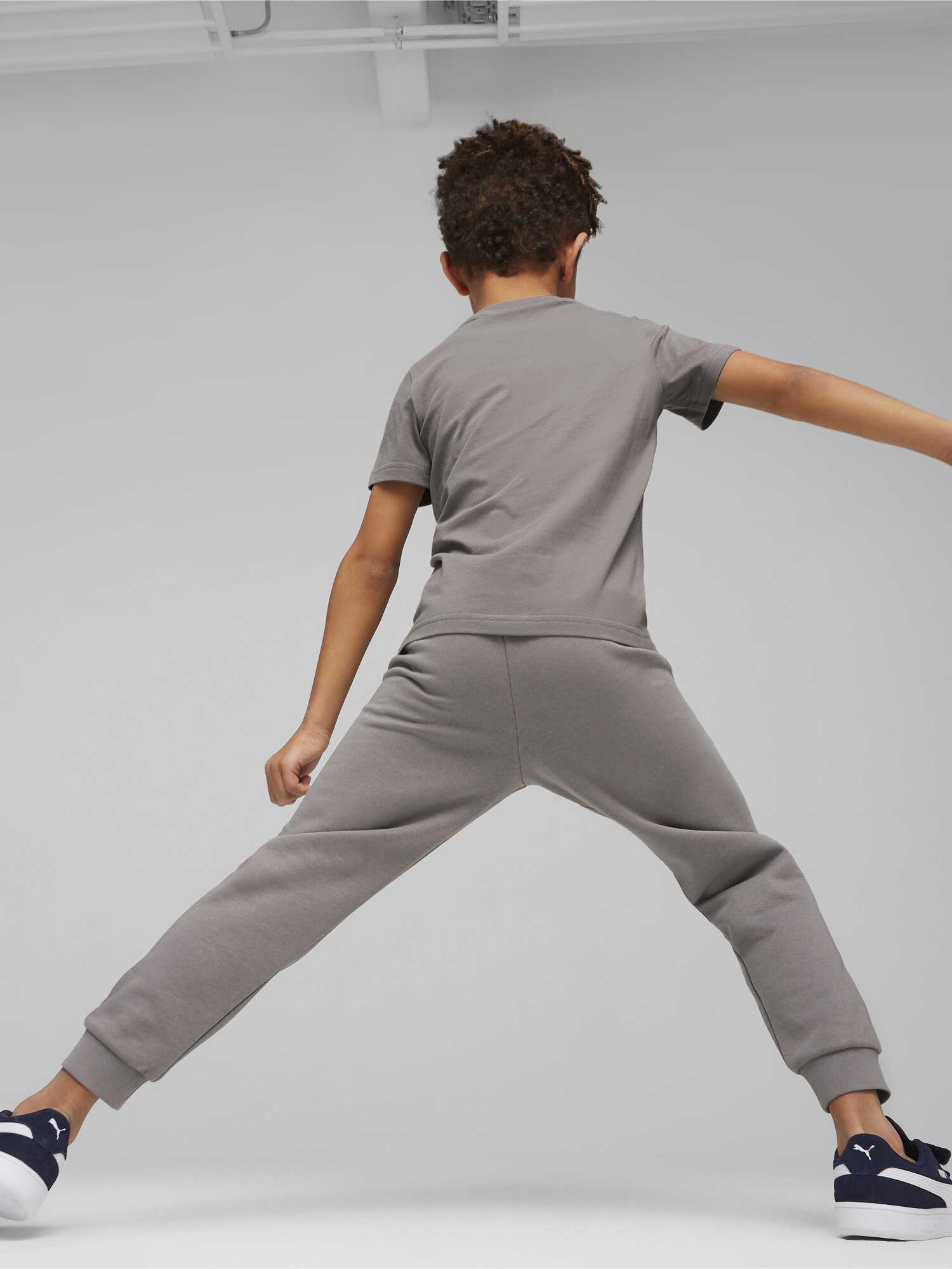 PUMA Спортно долнище ESS+ SUMMER CAMP Sweatpants TR