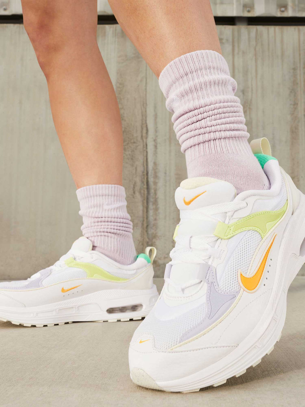 NIKE Обувки WMNS AIR MAX BLISS NN