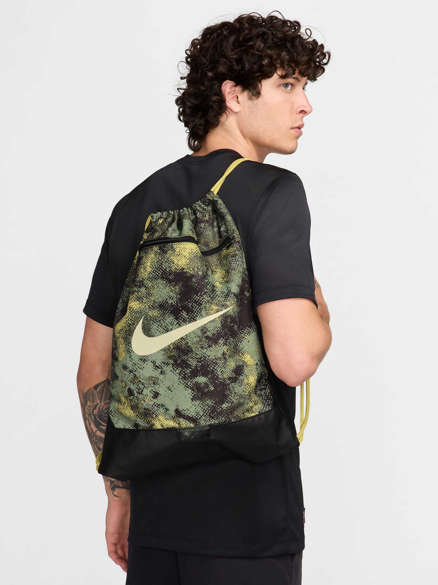 NIKE Мешка NK BRSLA DRWSTG 9.5 CAMO AOP