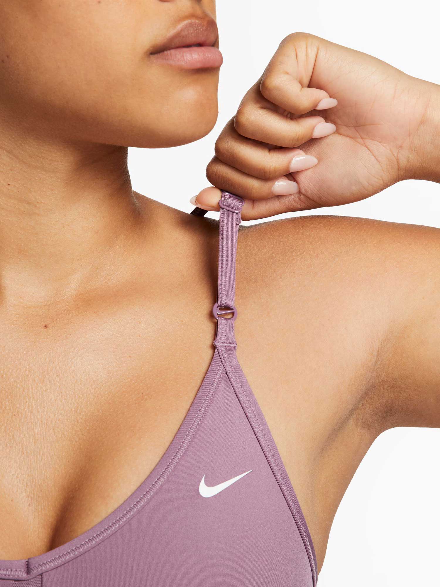NIKE Спортен сутиен W NK INDY V-NECK BRA