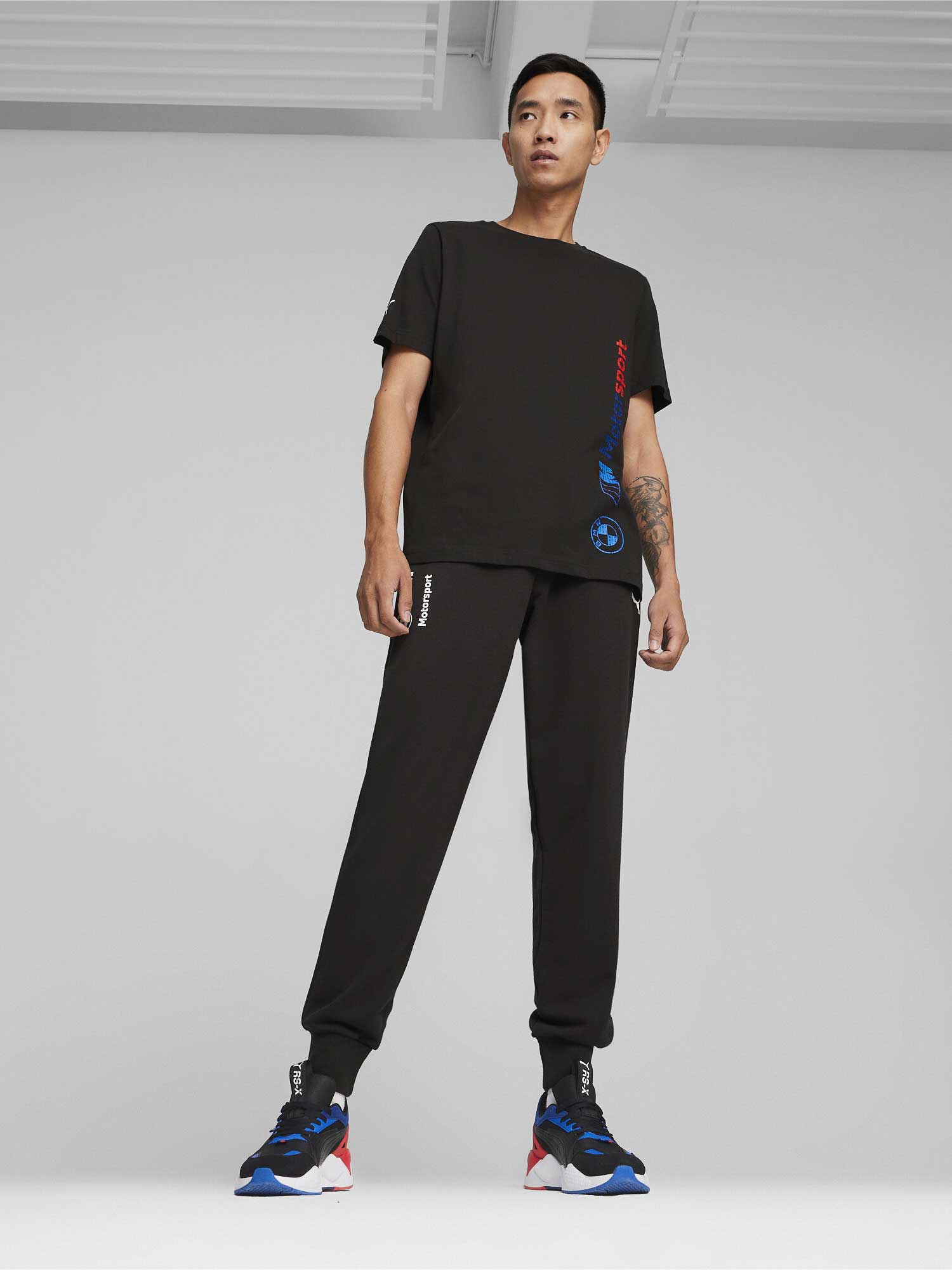 PUMA Спортно долнище BMW MMS ESS Sweat Pants FT