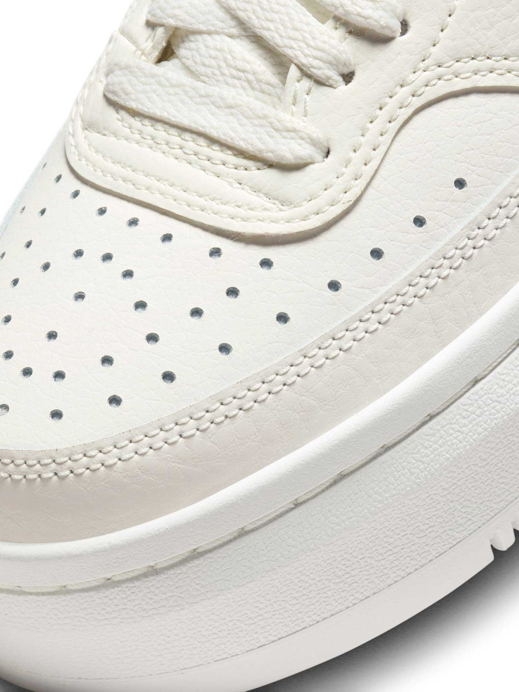 NIKE Обувки W COURT VISION ALTA LTR