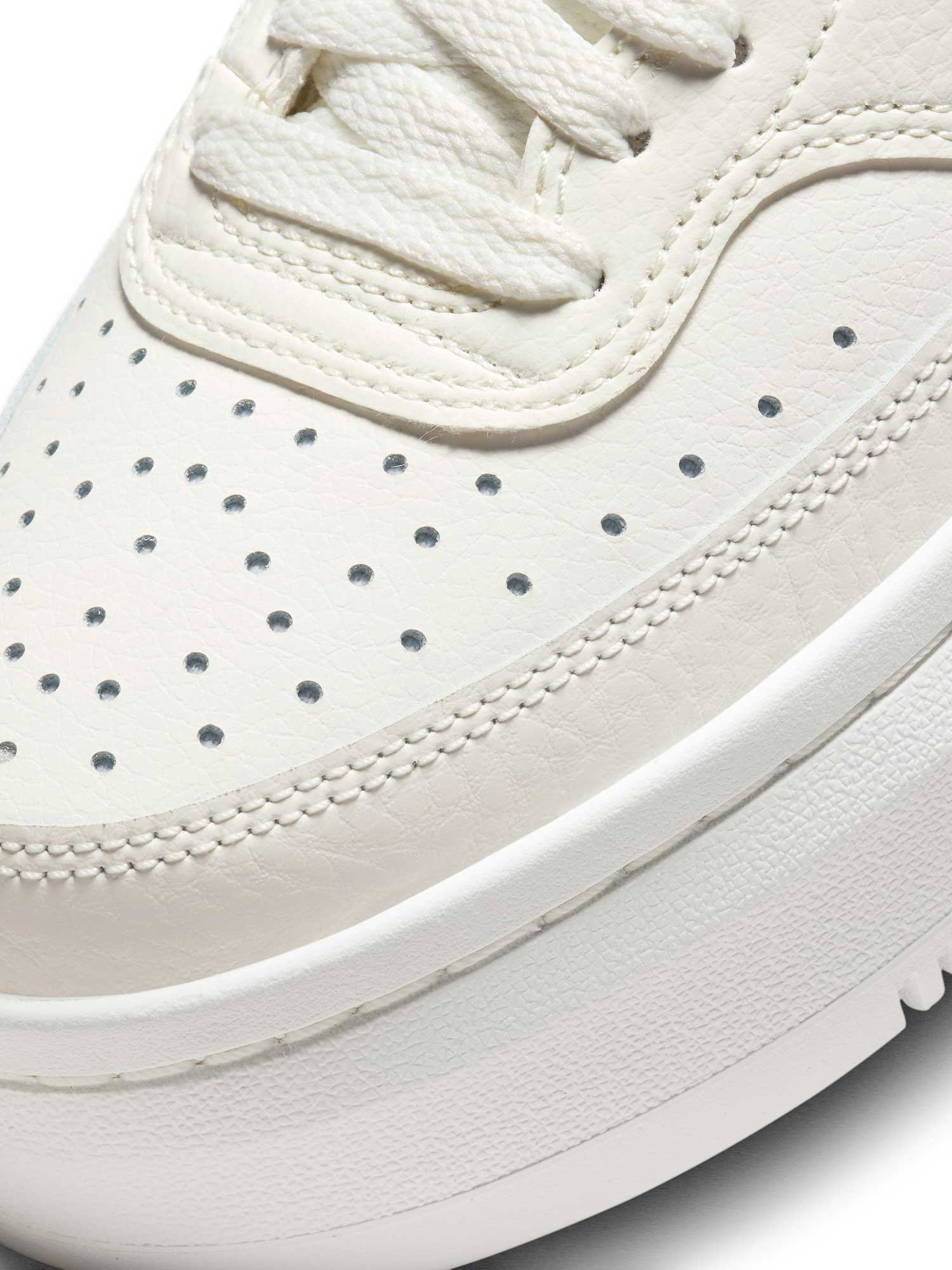 NIKE Обувки W COURT VISION ALTA LTR