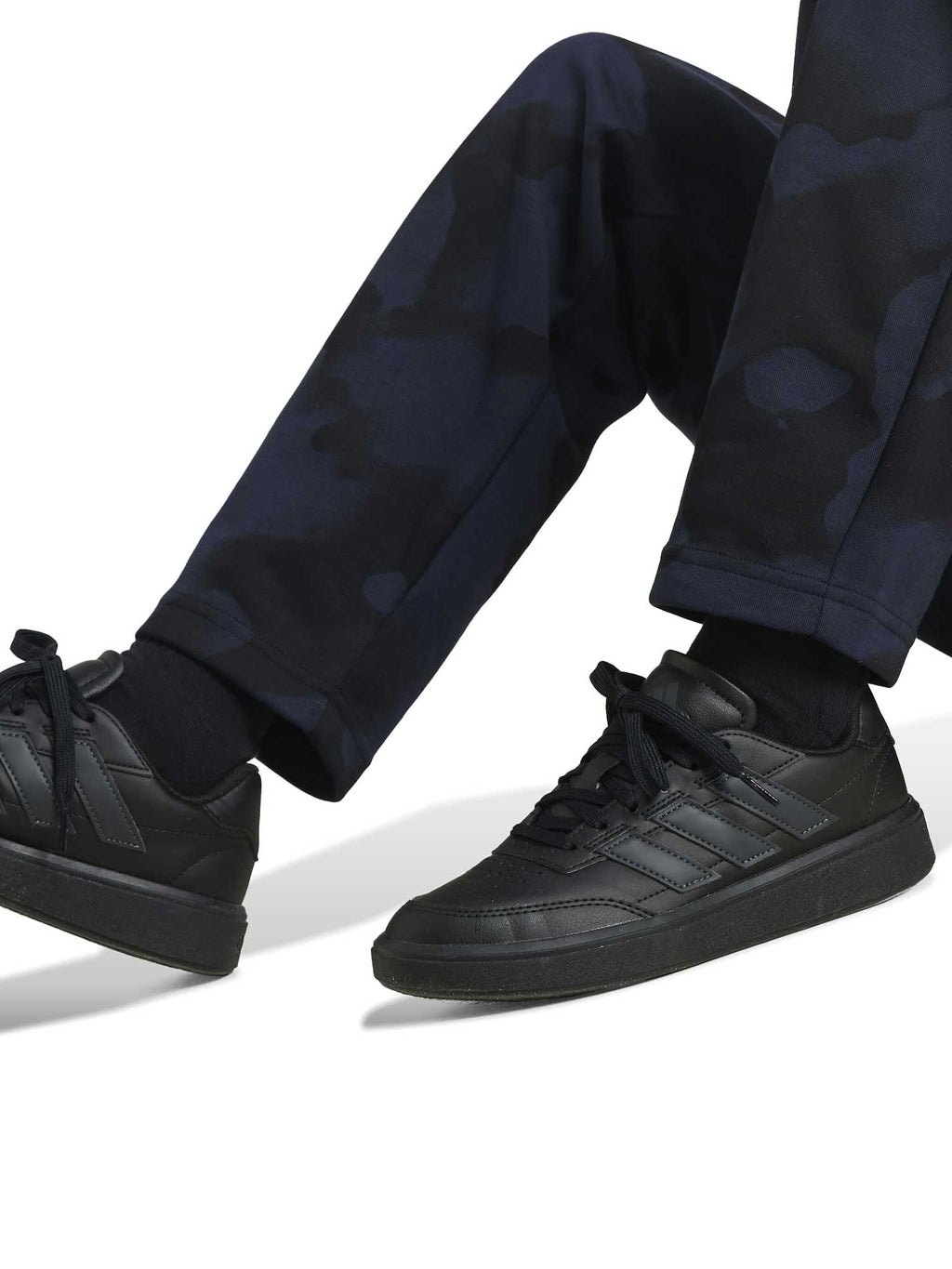 ADIDAS SPORTSWEAR Спортно долнище Future Icons Camo Printed