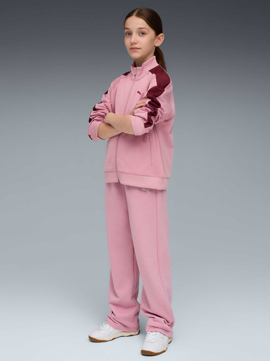 PUMA Спортно долнище WARDROBE ESS Relaxed Wide Leg Swea