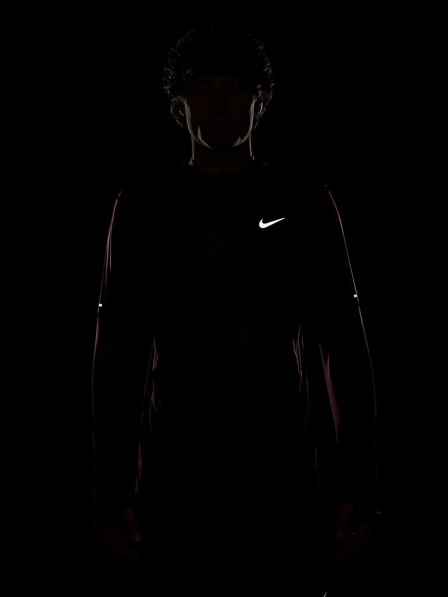 NIKE Блуза M NK DF ELMNT TOP HZ