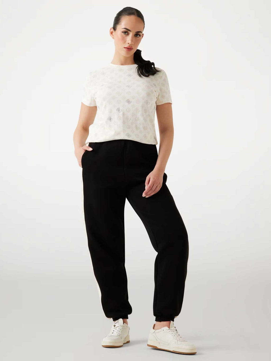 GUESS Тениска GLORIA PEONY SS T-SH