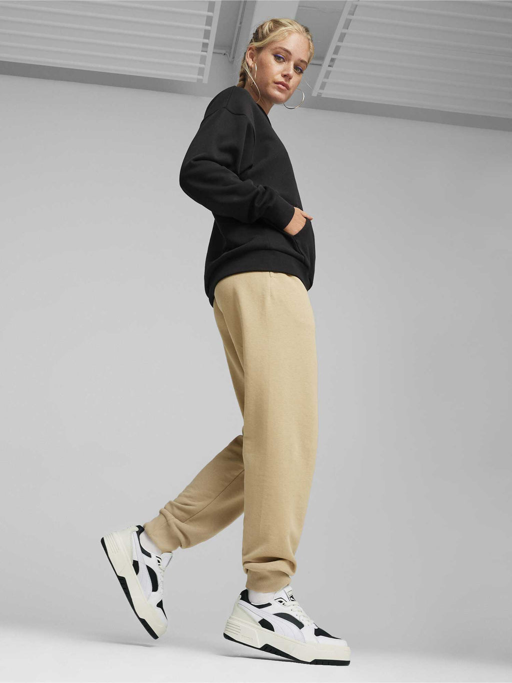 PUMA Спортно долнище ESS+ ANIMAL Pants TR