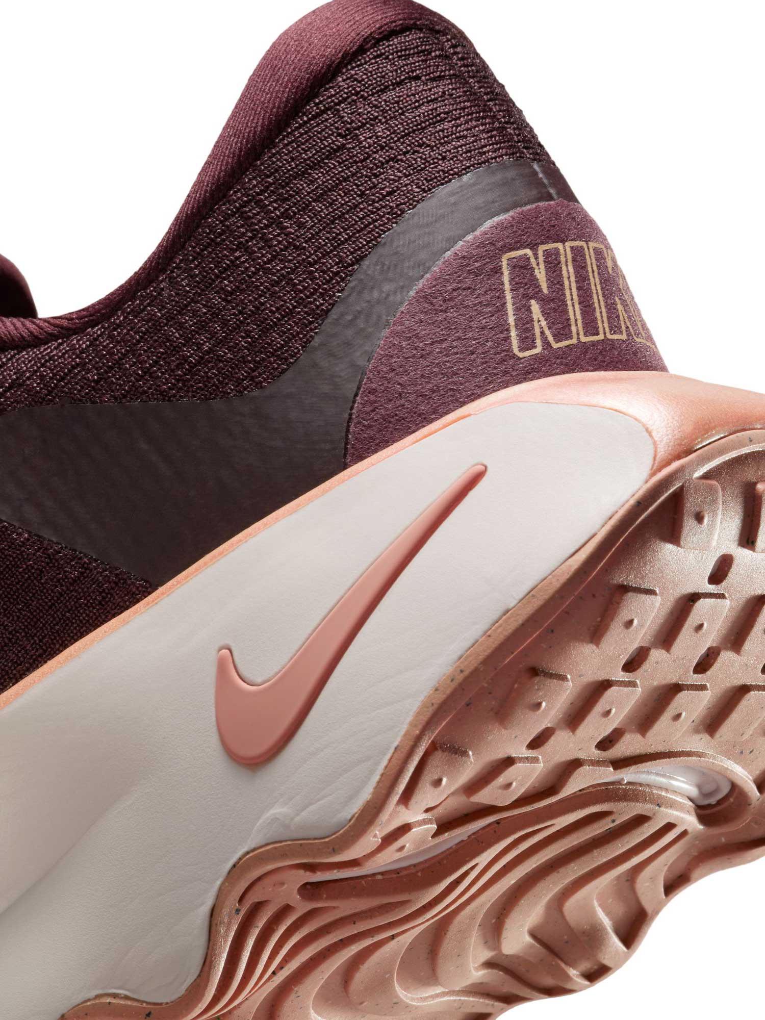 NIKE Обувки WMNS MOTIVA