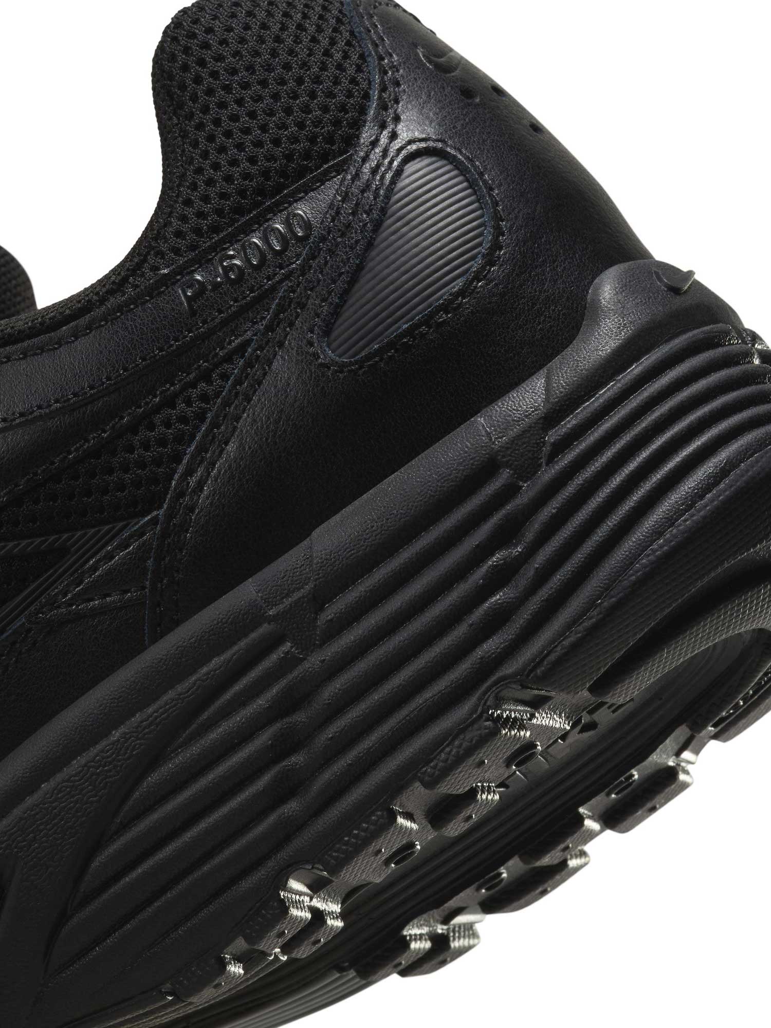 NIKE Обувки P-6000