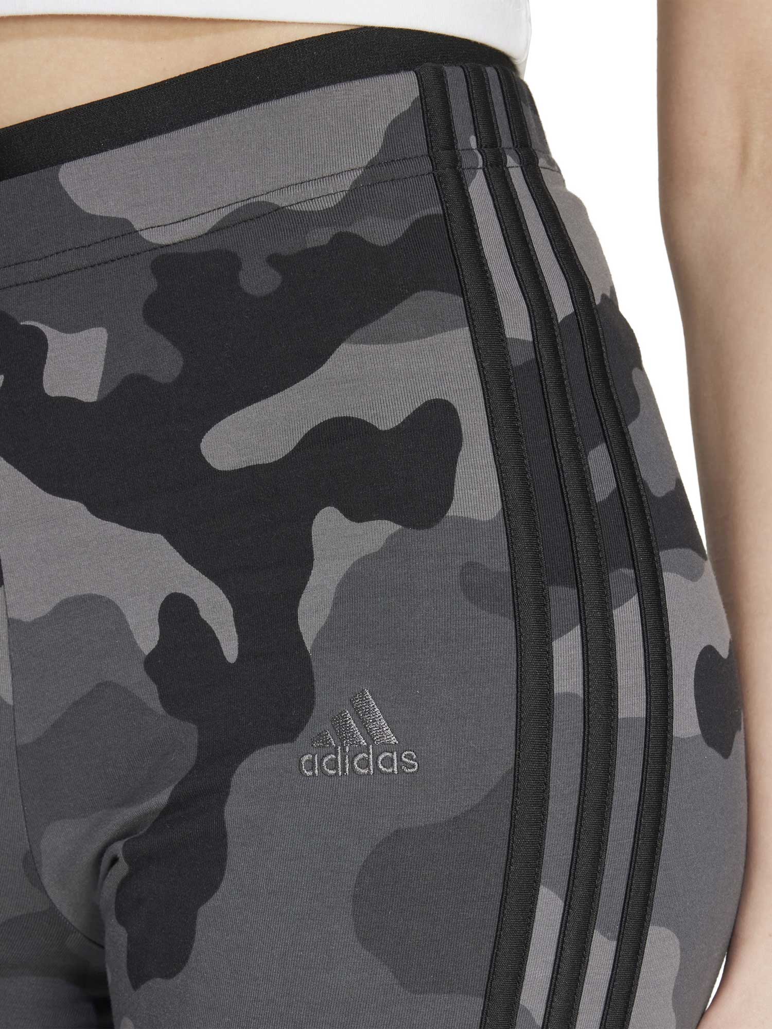 ADIDAS SPORTSWEAR Клин ESSENTIALS 3 STRIPES CAMO PRINT 7\/8 LENGTH