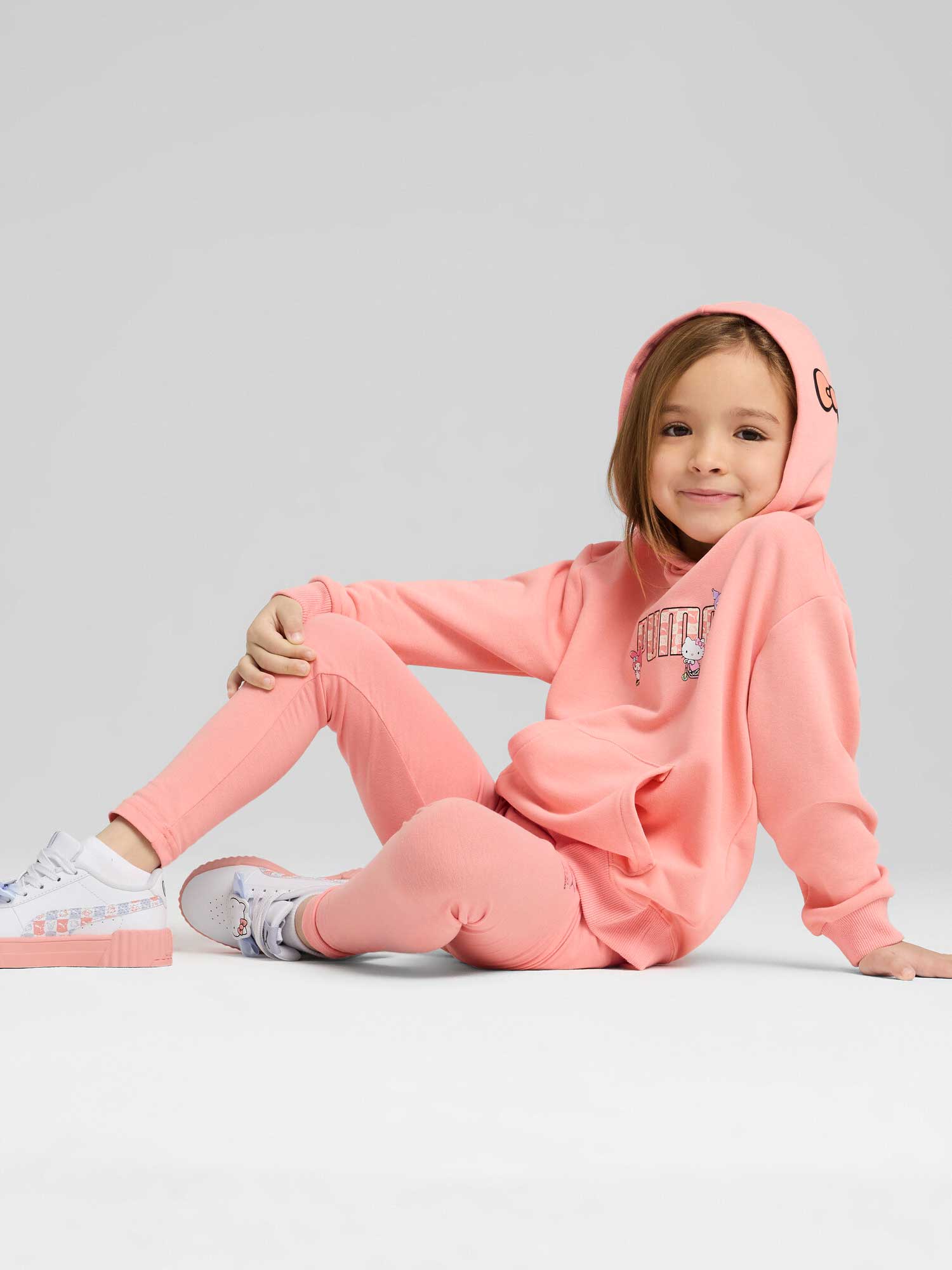 PUMA Суитшърт X HELLO KITTY FRIENDS Relaxed Hoodie TR