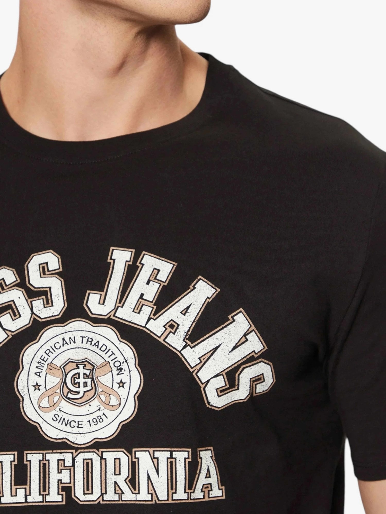 GUESS JEANS Тениска GJ SS CN SLIM PRINTED TEE