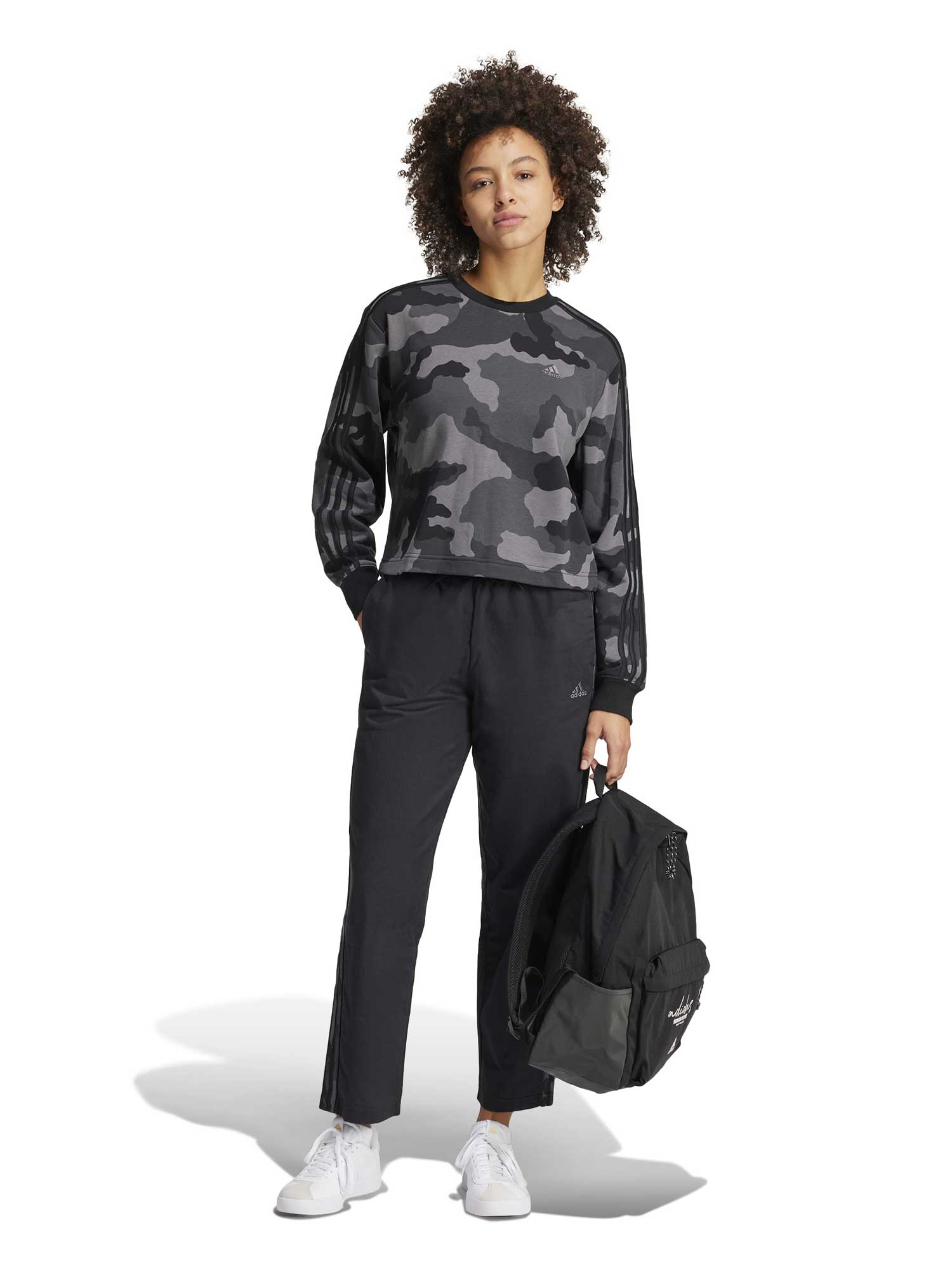 ADIDAS SPORTSWEAR Блуза Essentials 3-Stripes Camo-Print Cropped