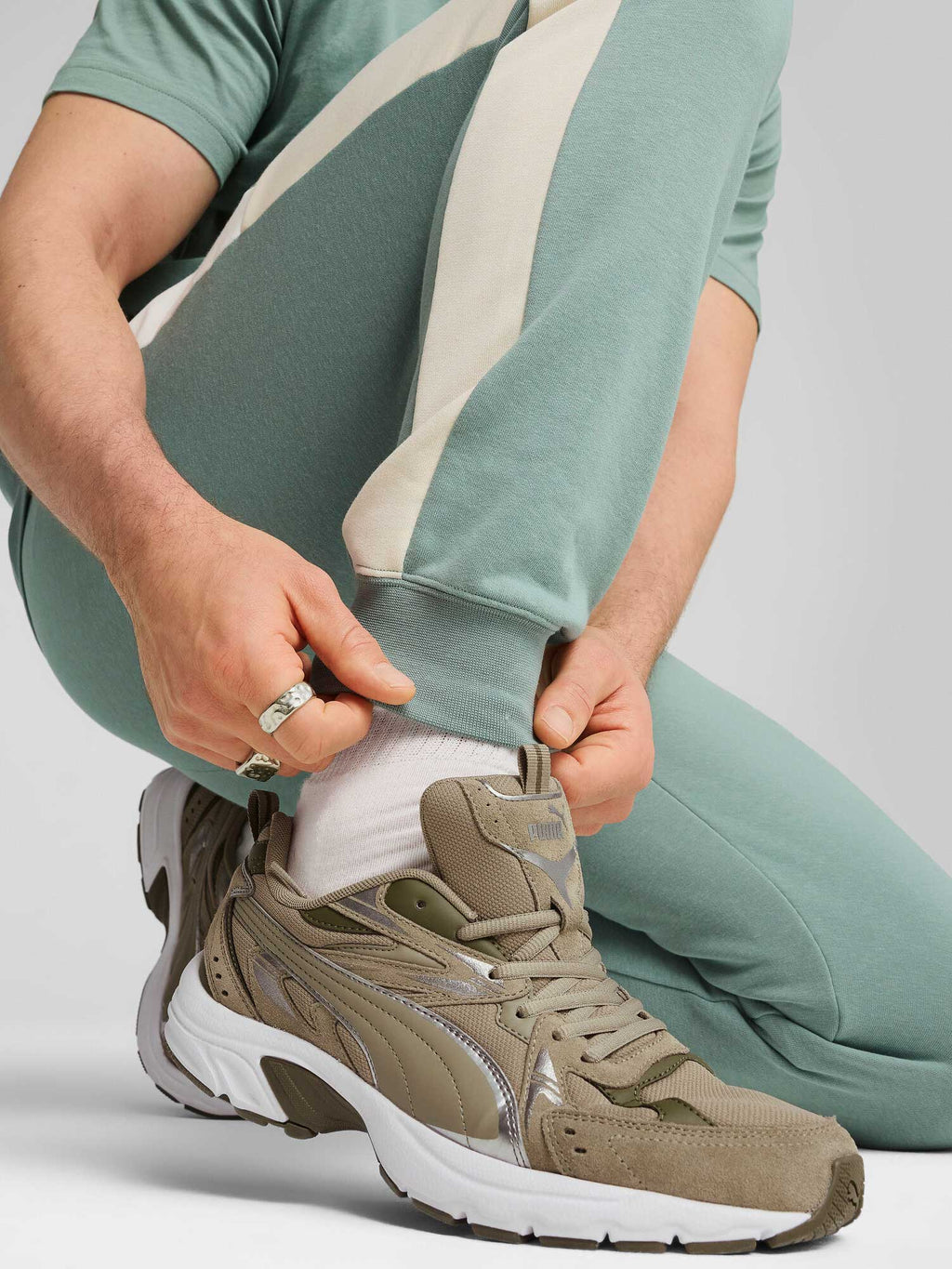 PUMA Спортно долнище ESS BLOCK Sweatpants TR cl
