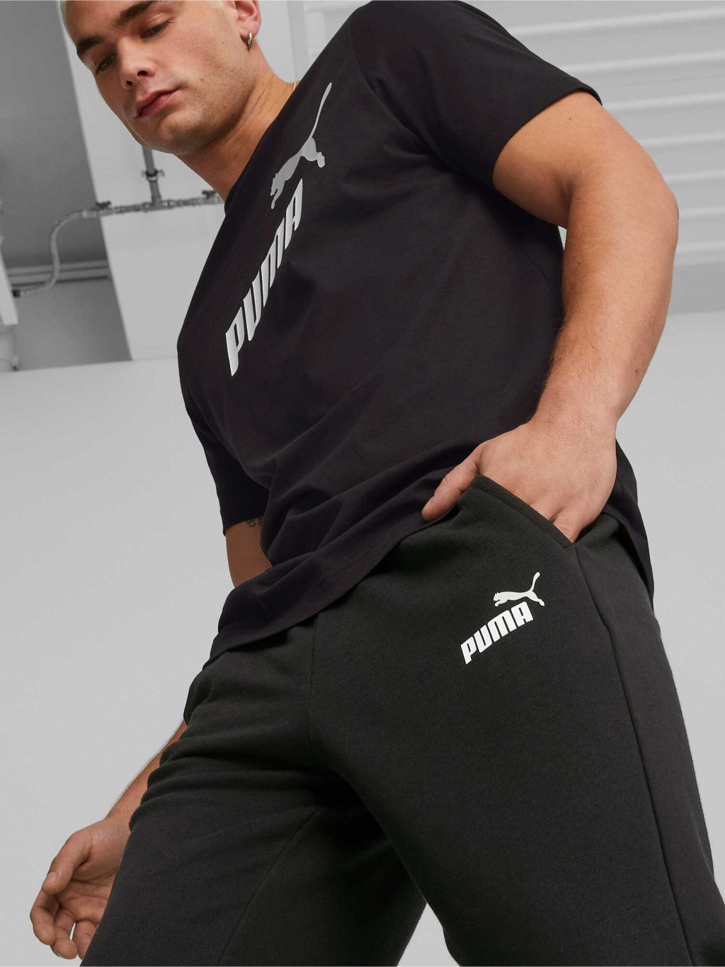 PUMA Спортно долнище ESS+ 2 Col Logo