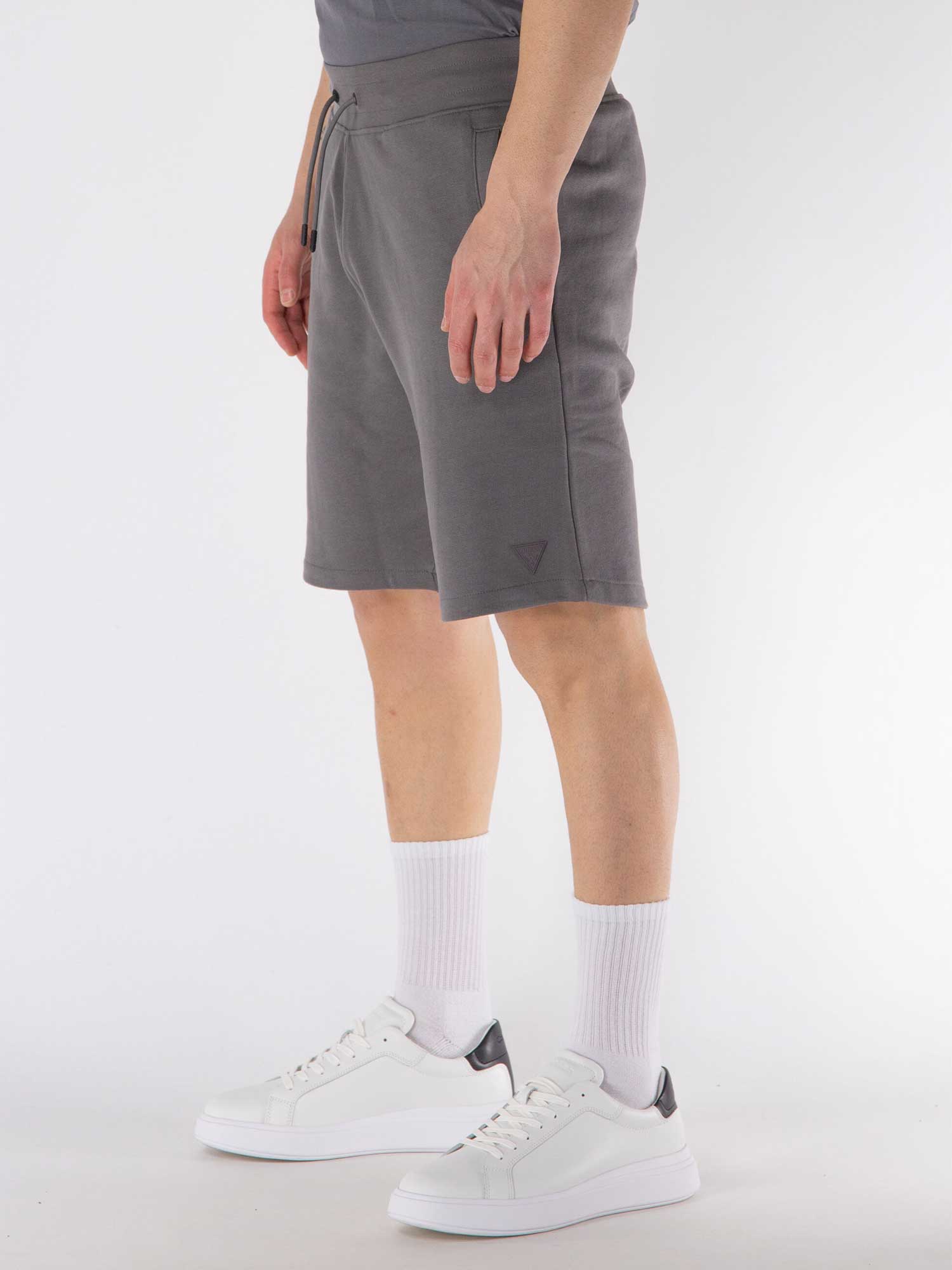 GUESS Къси панталони ALDWIN SHORT PANT