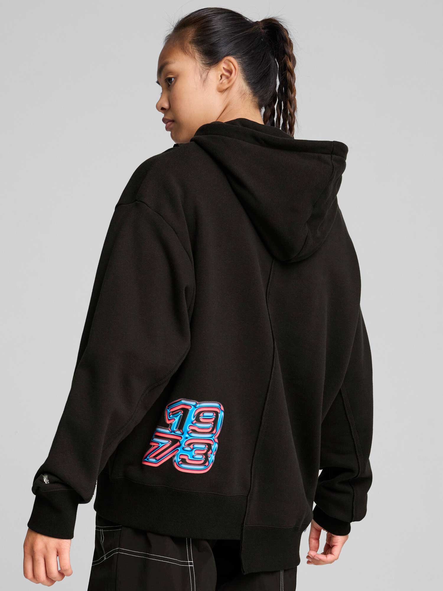 PUMA Суитшърт Cherry on Top Graphic Hoodie