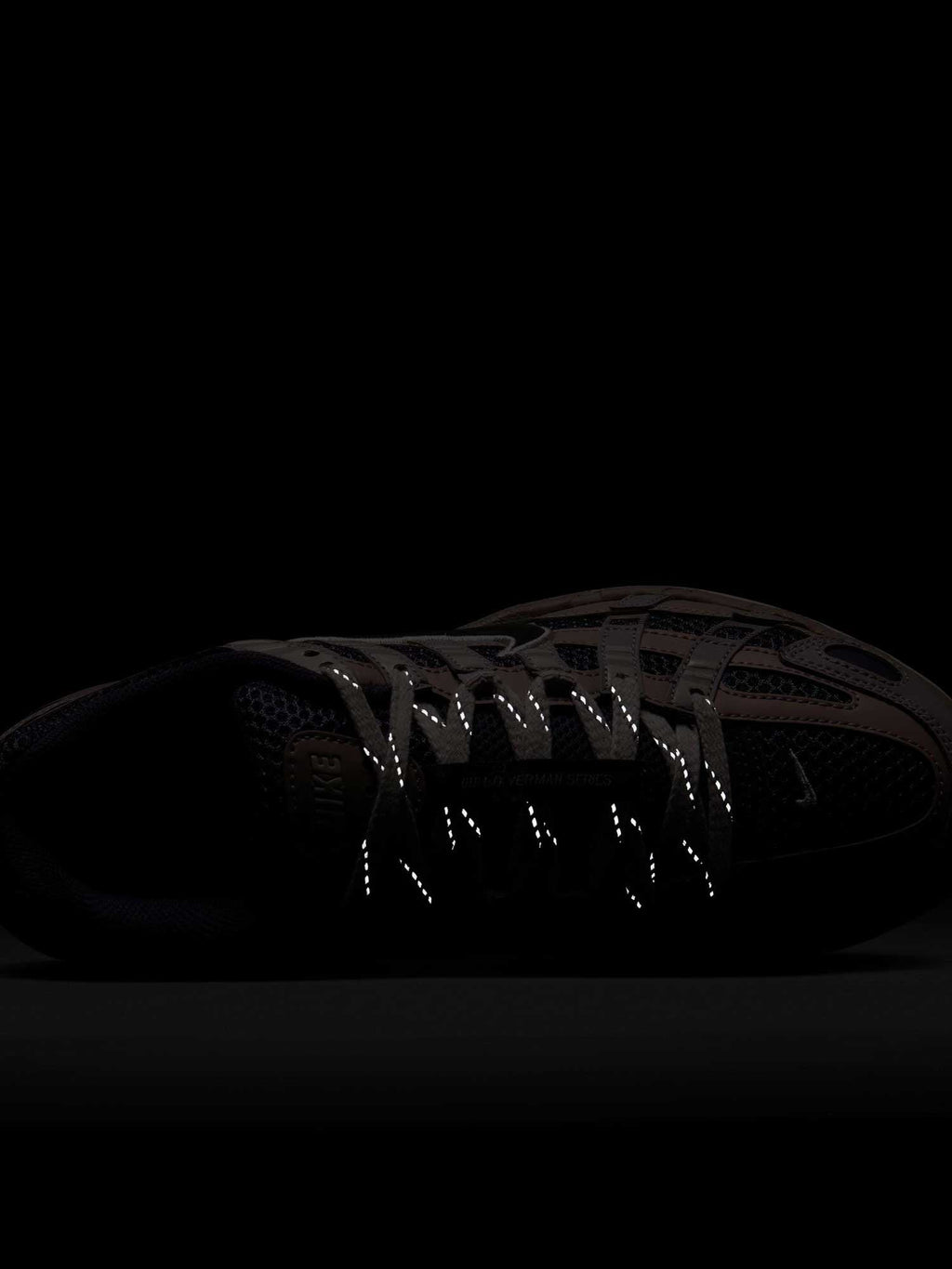 NIKE Обувки W P-6000 SE
