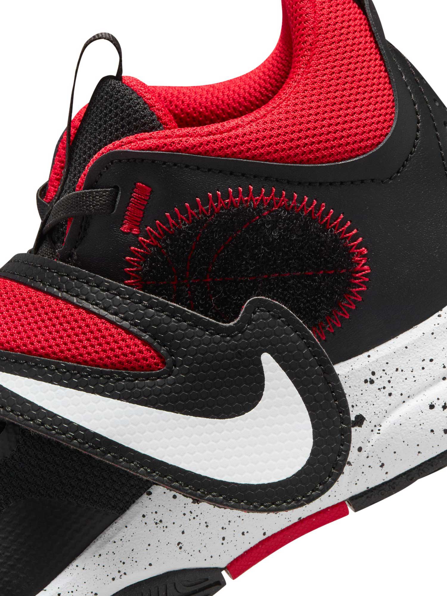 NIKE Обувки TEAM HUSTLE D 11 (GS)